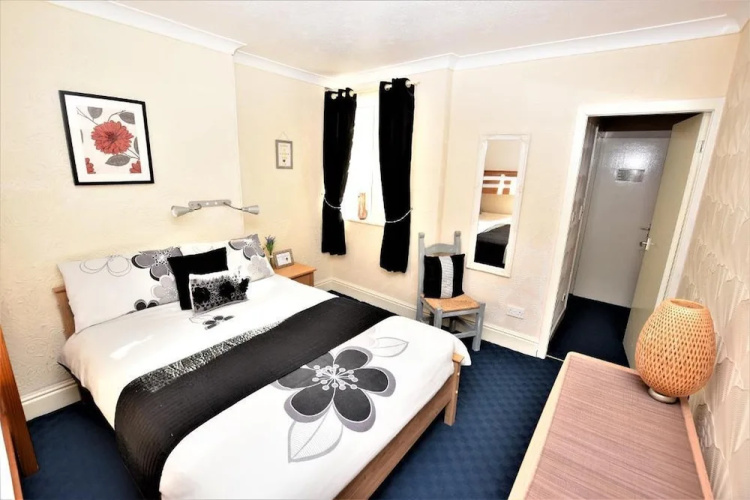 Bridle Lodge Apartments