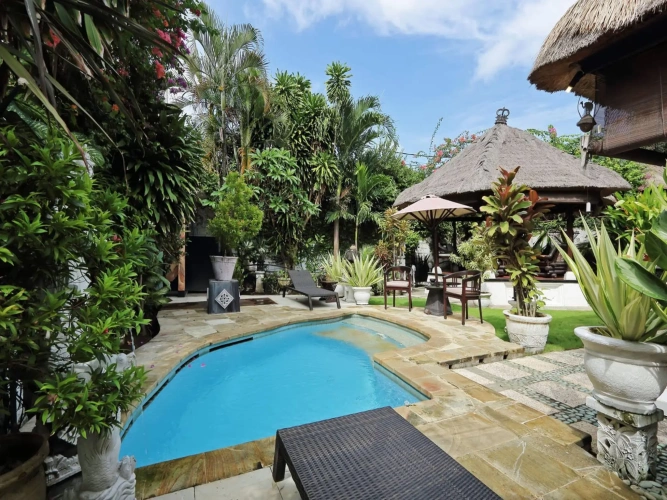 3 Bedrooms Sextuple Villa
