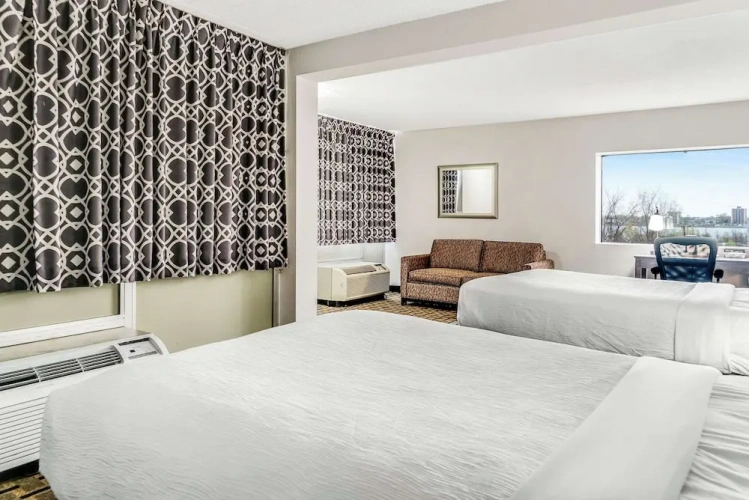 Quadruple Suite