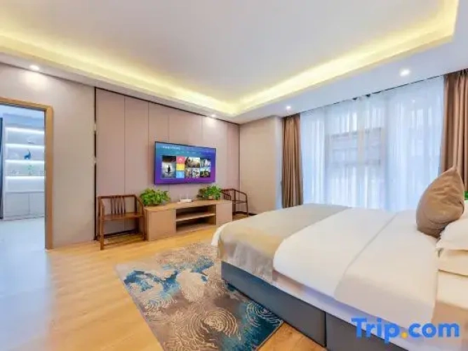 Luxury Suite