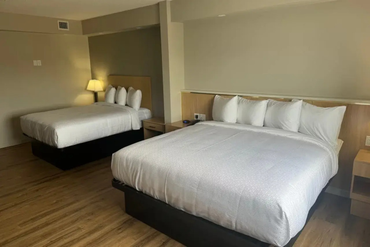 Baymont By Wyndham West Edmonton