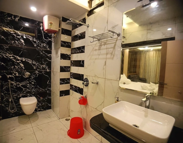 Deluxe Double room with partial sea view