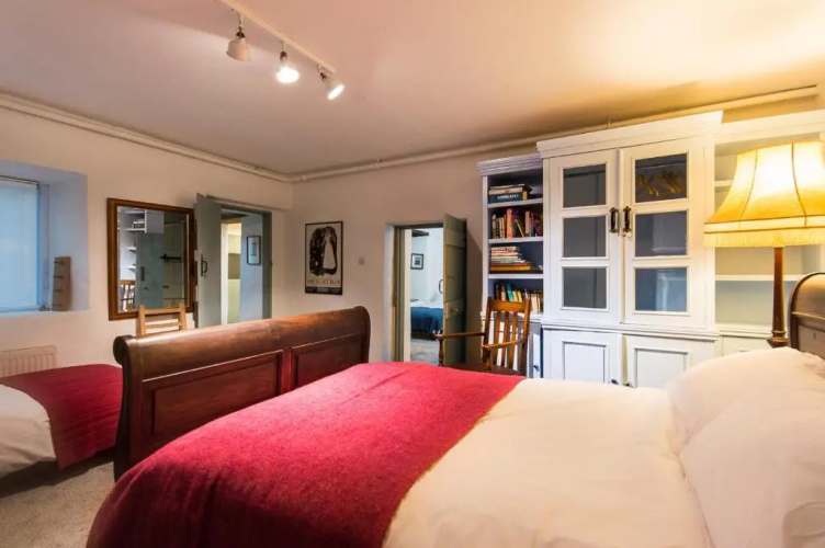 Cleo Gallery Apartments