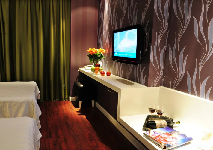 Elan Inn
