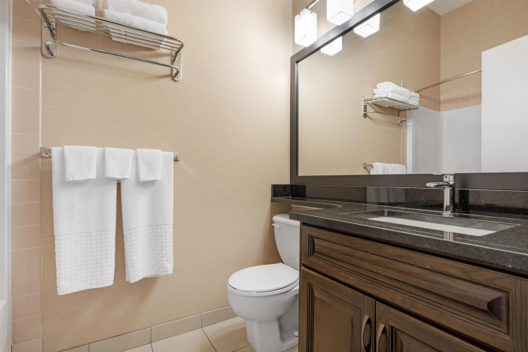 Best Western Plus Mission City Lodge photo 12