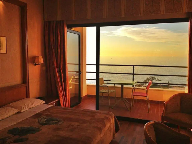 Aquarium Hotel & Resort