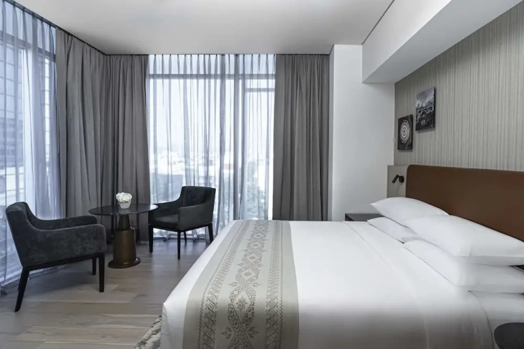 Double room with city view