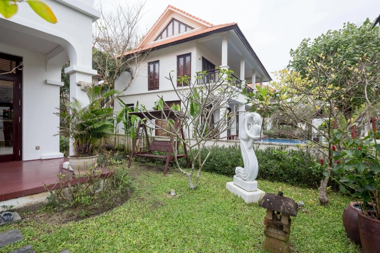 2 Bedrooms Villa with garden view
