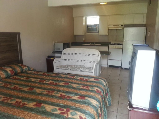 Executive Inn  Suites