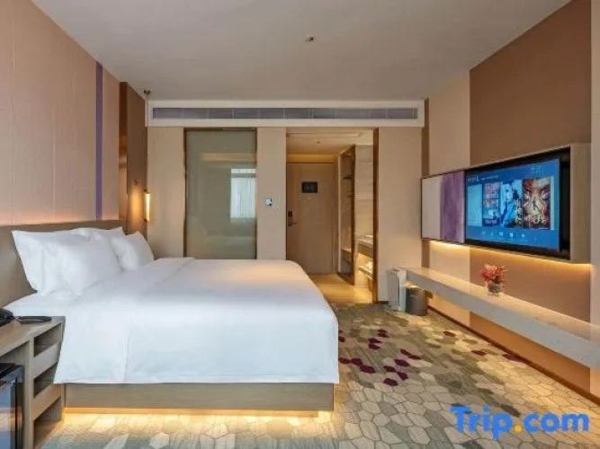 Standard Double room with street view