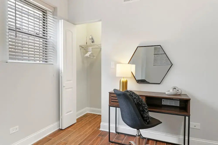 Delightful 1BR - Ashland BW