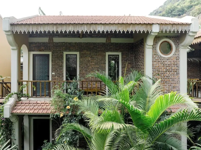 Standard Quadruple room with balcony and with pool view