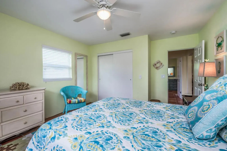 Glory Days - 206 Archer Way