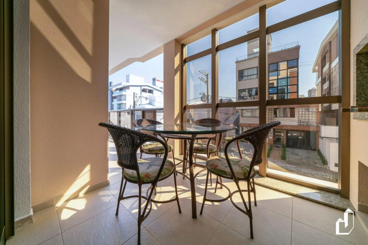 Apartamento Com 02 Dormitórios