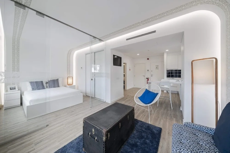 2 Bedrooms Apartment
