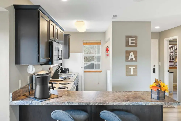 Silver Lake Hideaway Chic 2 Bdr, Dog Friendly!