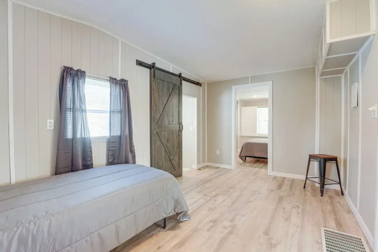 Sun-soaked Okeechobee Retreat w/ Canal Views!
