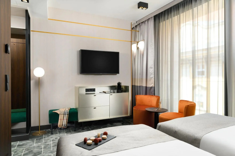 Emerald Hotel