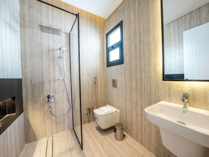 3 Bedrooms Apartment