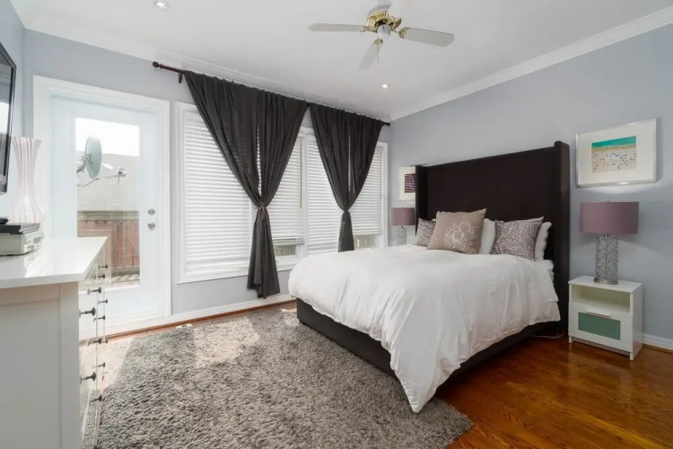 3 Bedroom 2 Bath Large Patio and CN View