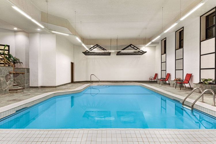 Ramada Plaza by Wyndham Niagara Falls photo 20