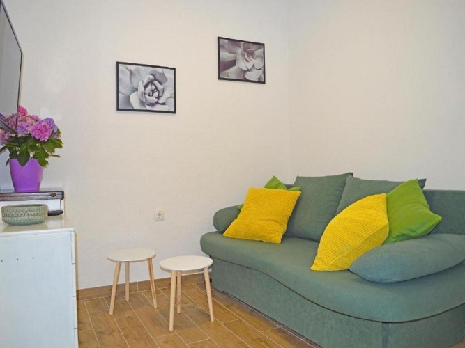 1 Bedroom Basement Apartment with balcony and with view