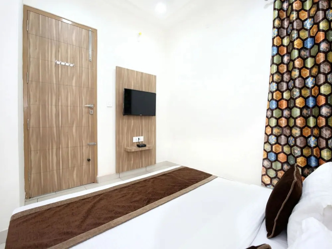 OYO 11882 Hotel Krishna