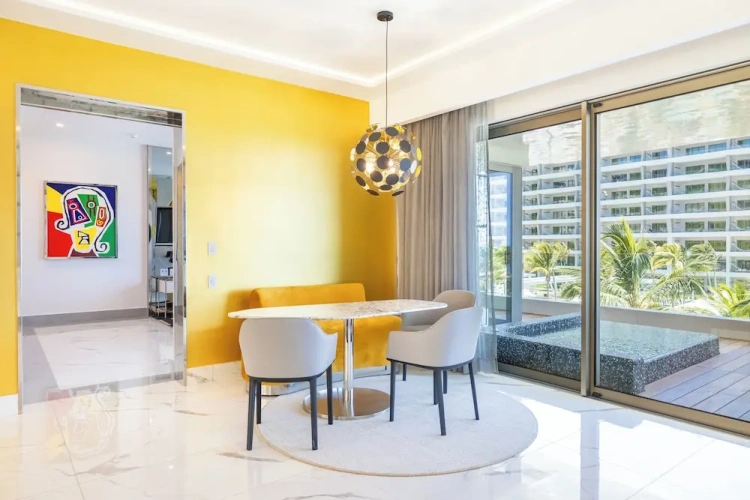 2 Bedrooms Suite with balcony