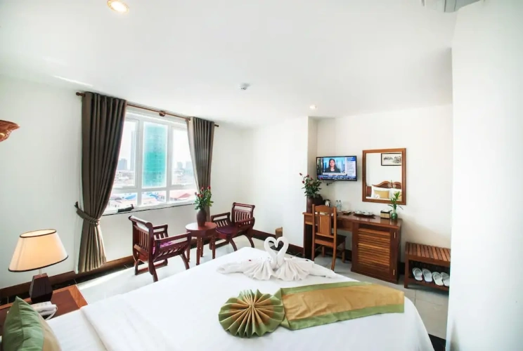 Superior Double room with balcony and with city view