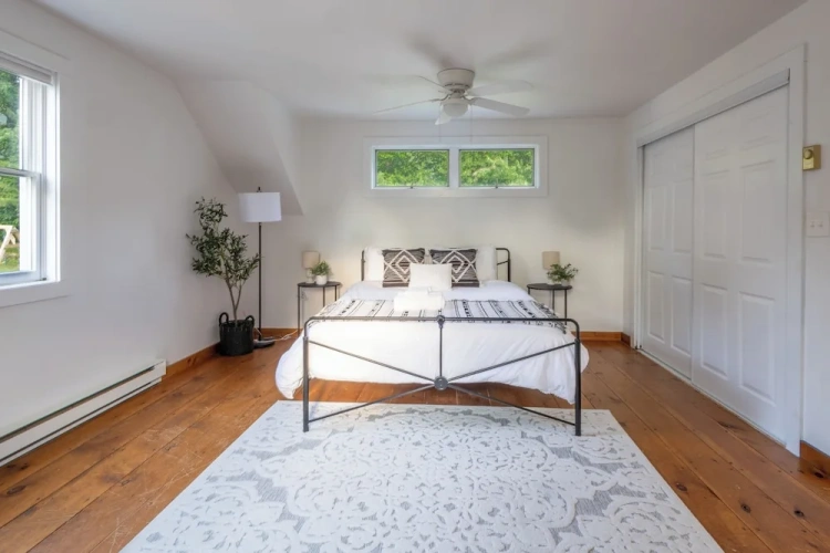 4 Bedrooms Cottage
