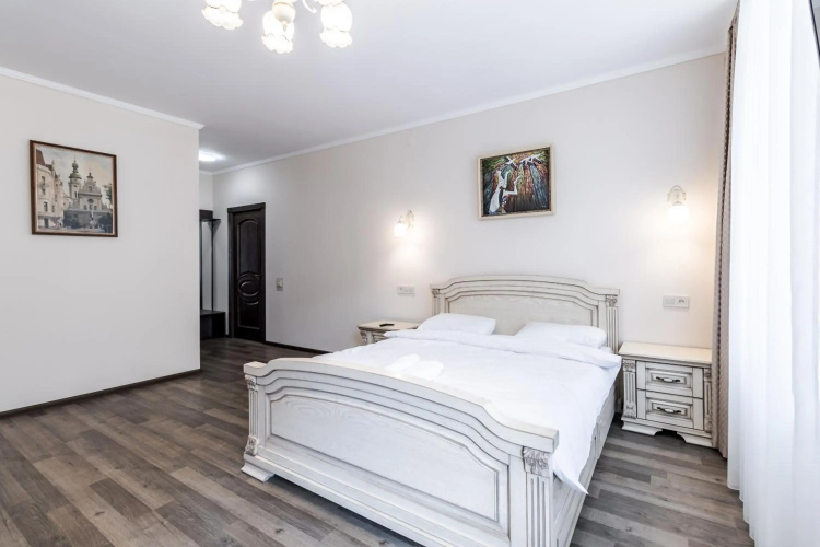Opera House Apartment 3