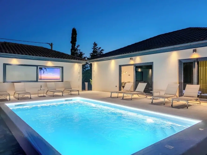 Deluxe Villa