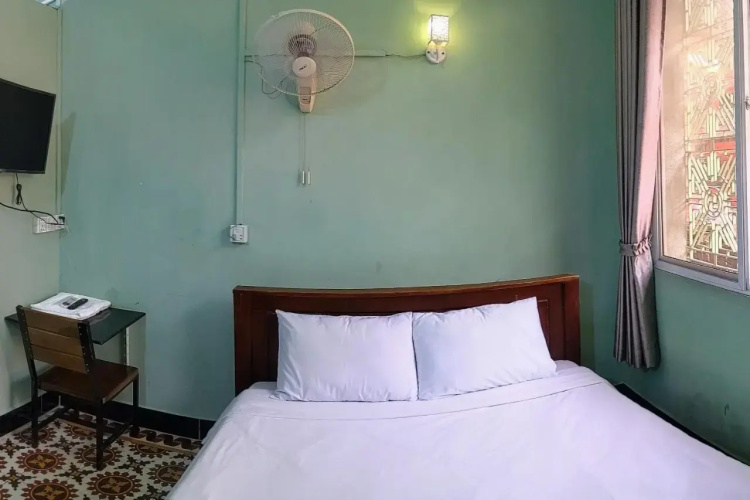 Super Star Hotel