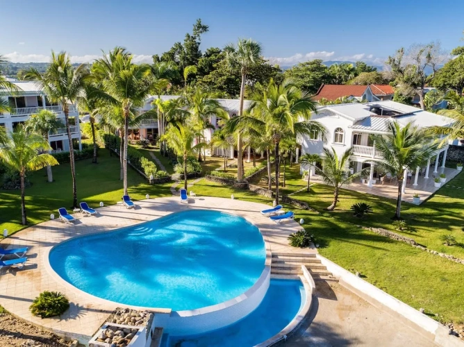 4 Bedrooms Villa