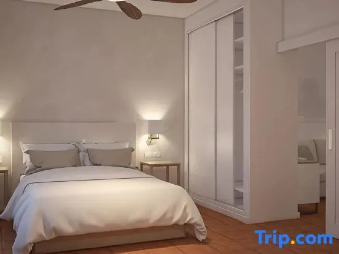 Standard Twin room with pool view
