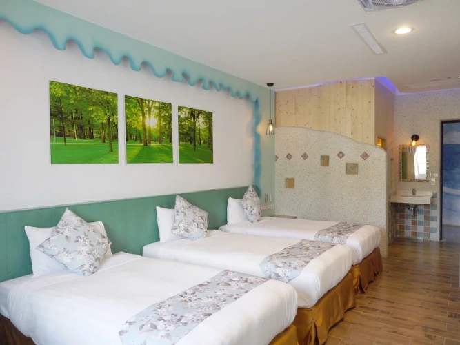 Standard Triple room