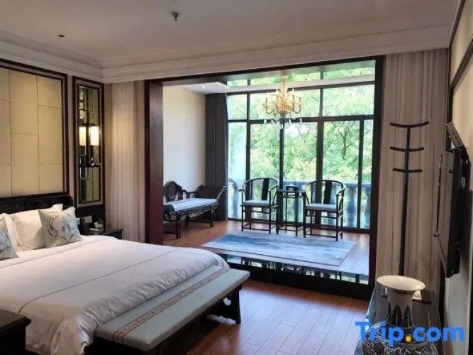 Standard Double room with lake view