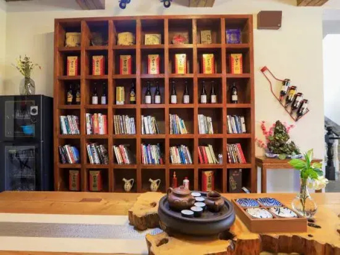 Yunbo Qilu Hostel