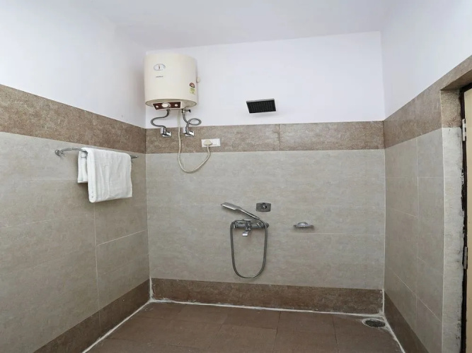 OYO 13493 Hotel Vridhi Inn