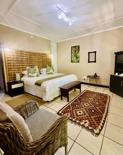 2 Bedrooms Standard Family room with view