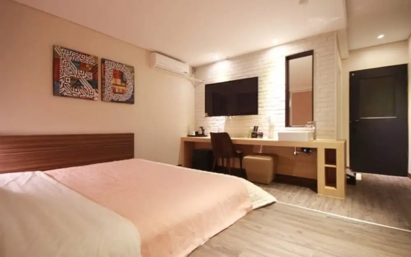 Busan Deokcheon Den Basta Hotel
