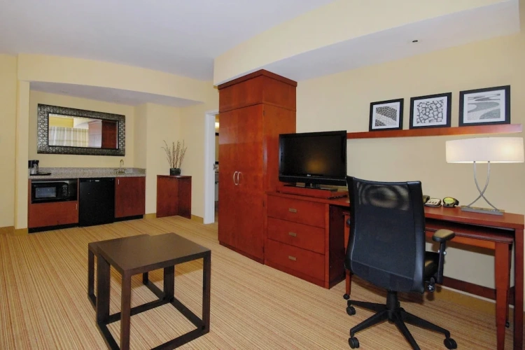 1 Bedroom Suite