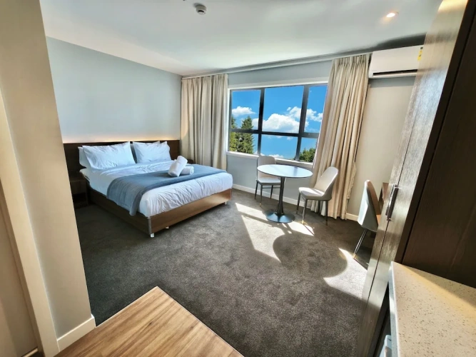 Deluxe Studio