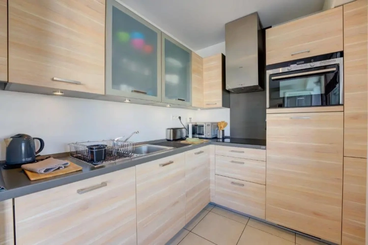 2 Bedrooms Apartment