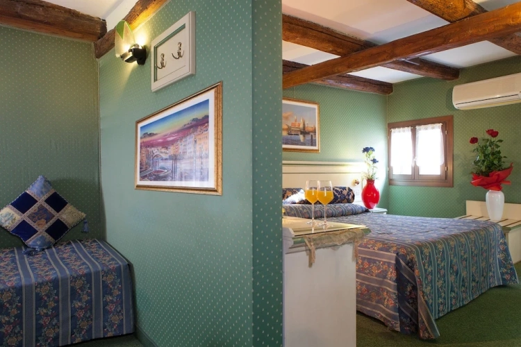 Standard Double room with view