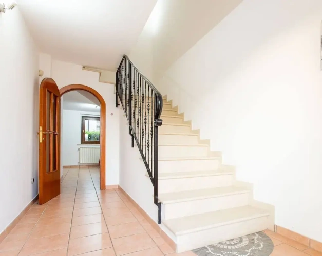 2 Bedrooms Cottage with balcony and with garden view