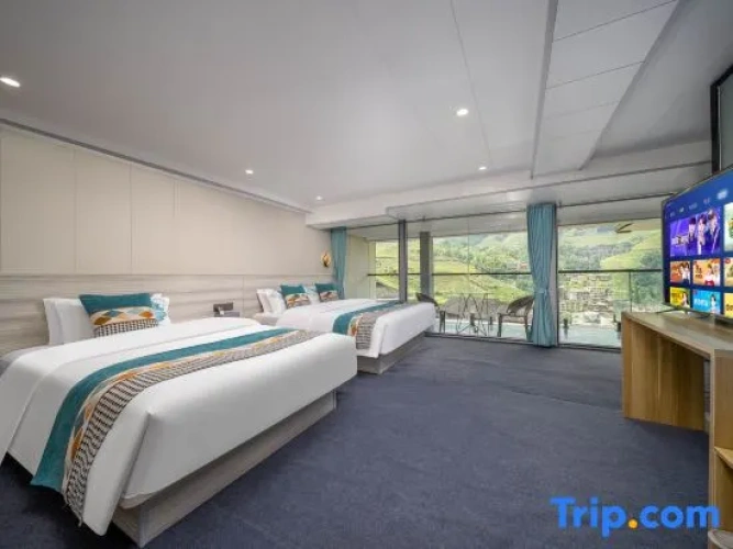 Standard Twin room with balcony