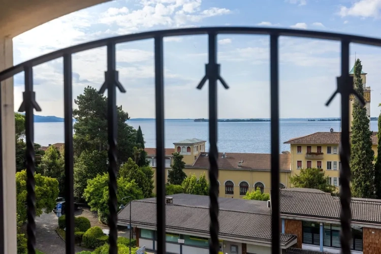 1 Bedroom Standard Attic room with partial view