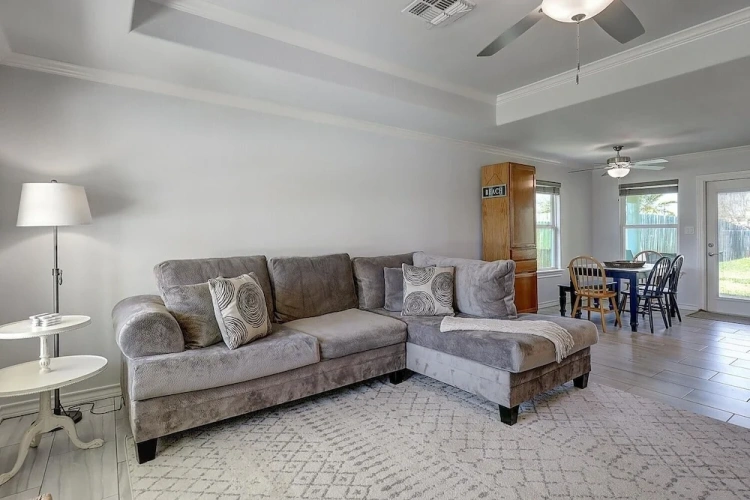 3 Bedrooms Cottage