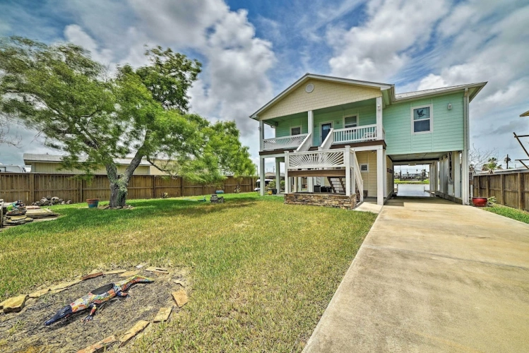 3 Bedrooms Cottage with balcony